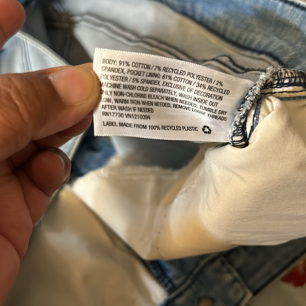 NWT Universal Thread embroidered jeans - Picture 10 of 13